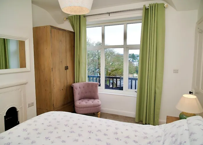 Bryn Gwyn, Sleeps 8, Sea Views, Borth Y Gest